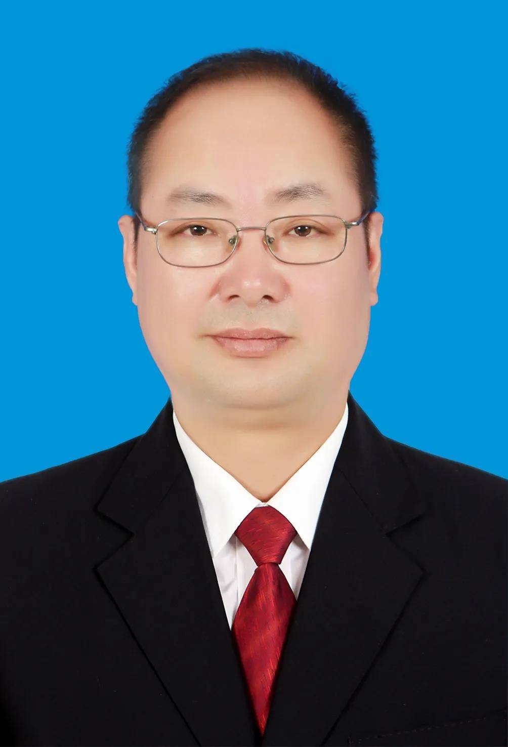 李穎任仁懷市人民政府副市長(zhǎng)、代理市長(zhǎng)