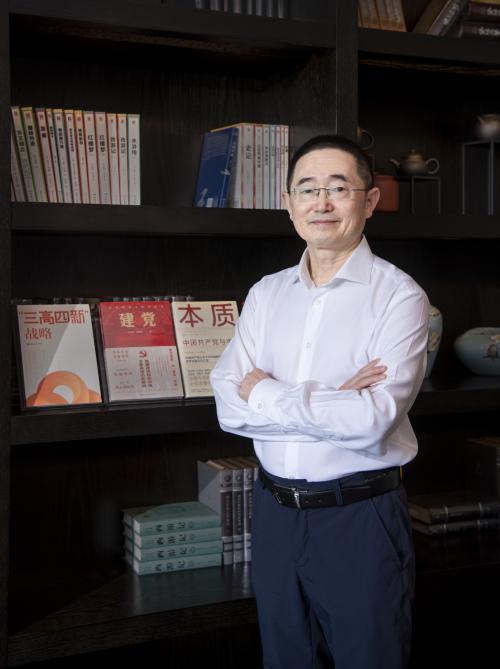 中南傳媒董事長彭玻：將繼續(xù)堅(jiān)守主業(yè)、擁抱趨勢 確保公司在出版領(lǐng)域頭部地位