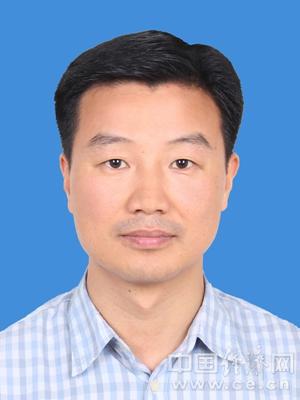 何田任銅陵市委常委、市政府黨組副書記 鄭剛?cè)问形Ｎ⒔M織部長(zhǎng)