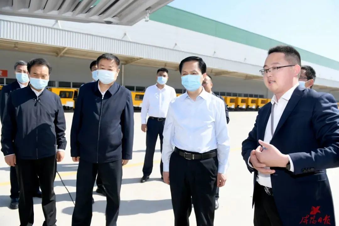 夏曉中到咸陽高新區(qū)調(diào)研企業(yè)運營、項目建設(shè)等工作并主持召開座談會